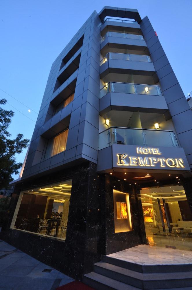 เค็มพ์ตัน โฮเต็ล Hotel โกลกาตา ภายนอก รูปภาพ