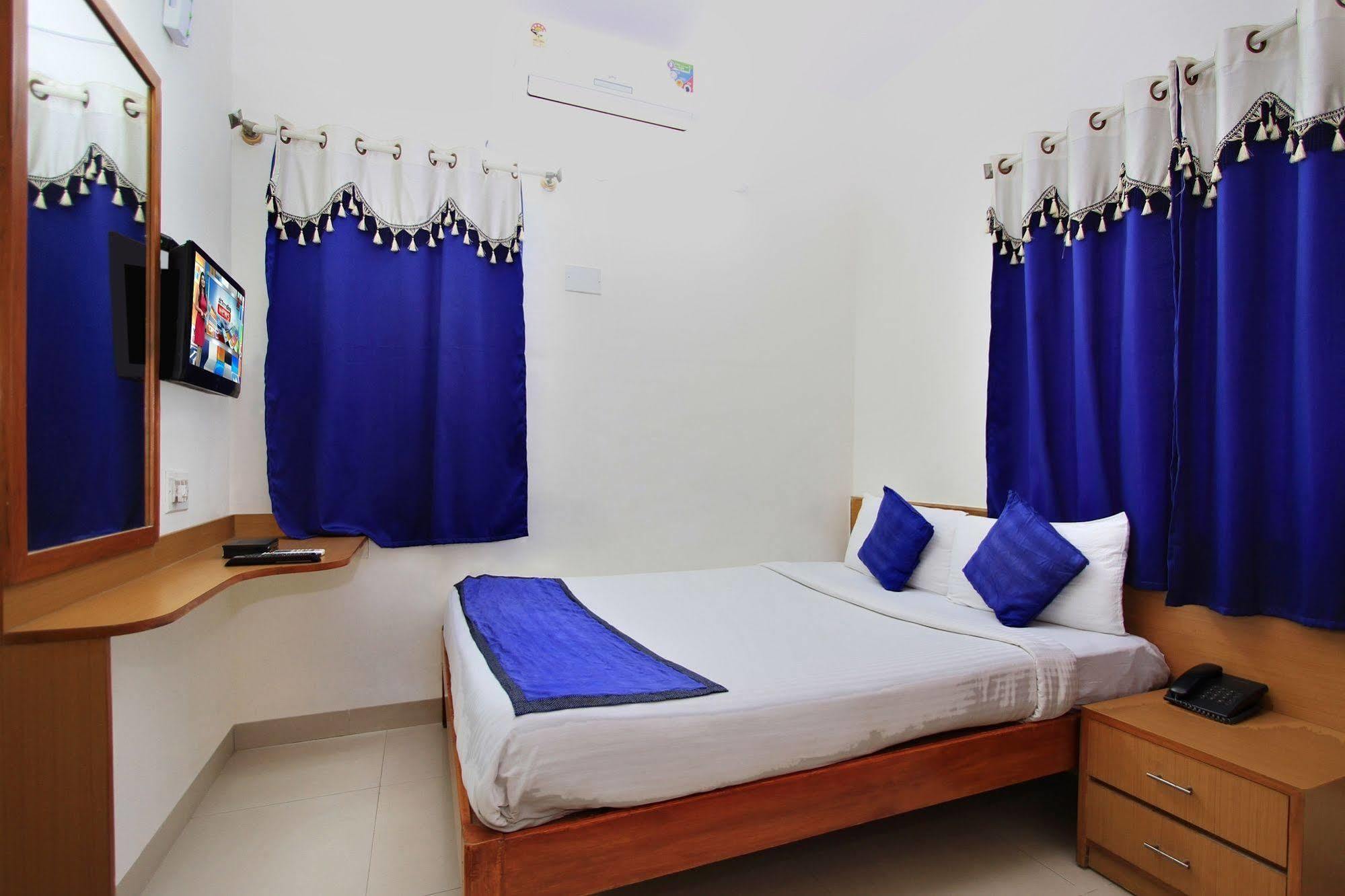 เค็มพ์ตัน โฮเต็ล Hotel โกลกาตา ภายนอก รูปภาพ