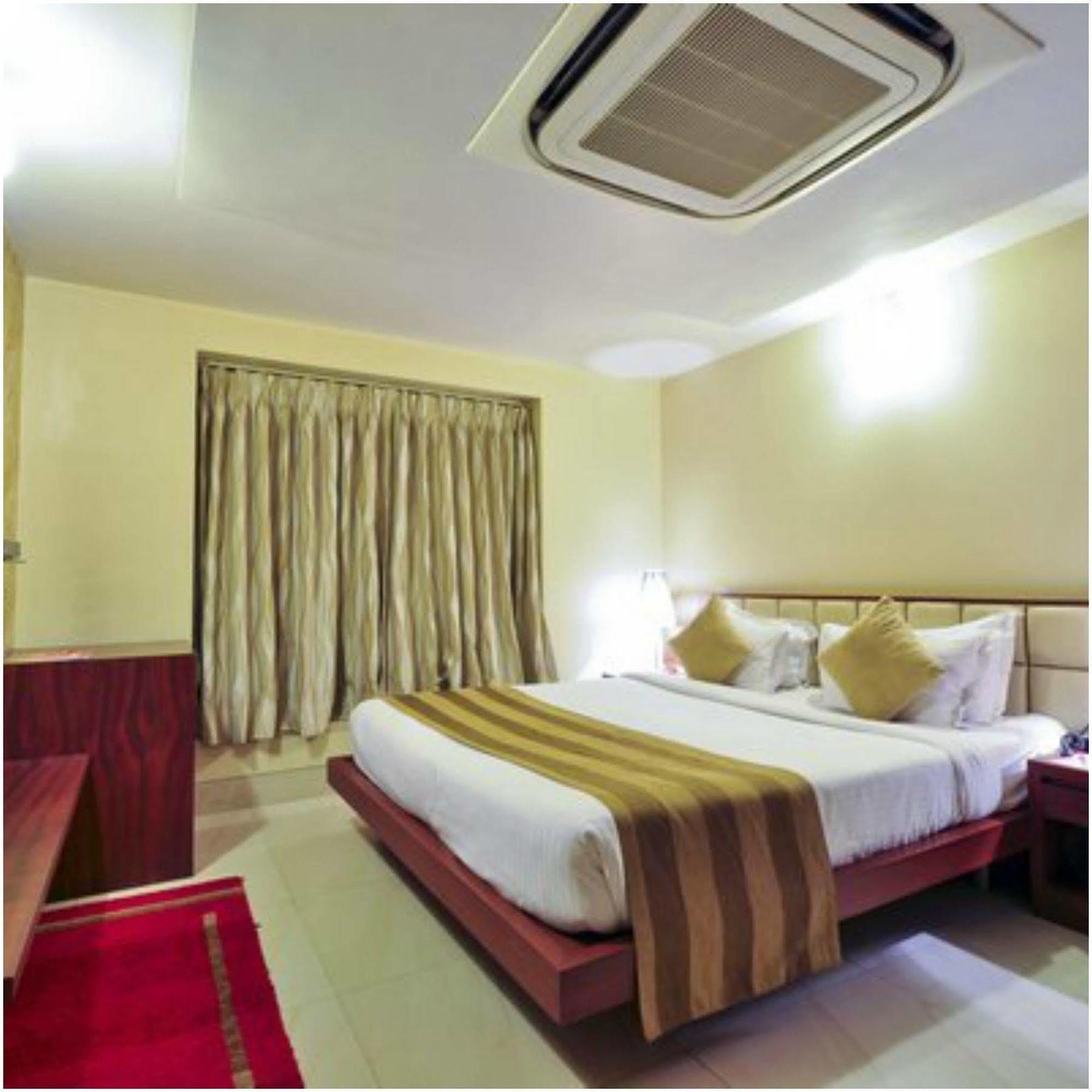 เค็มพ์ตัน โฮเต็ล Hotel โกลกาตา ภายนอก รูปภาพ