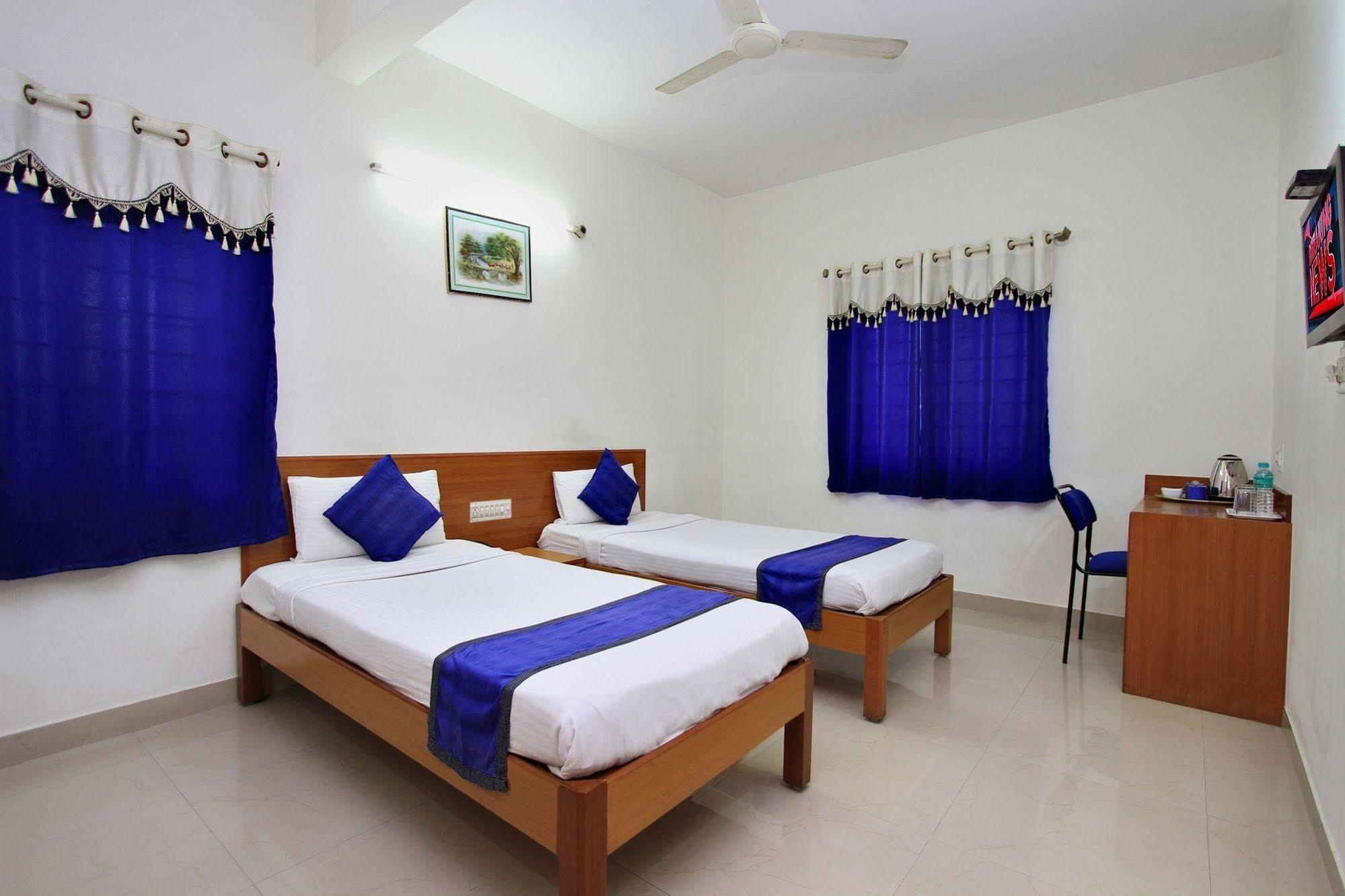 เค็มพ์ตัน โฮเต็ล Hotel โกลกาตา ภายนอก รูปภาพ